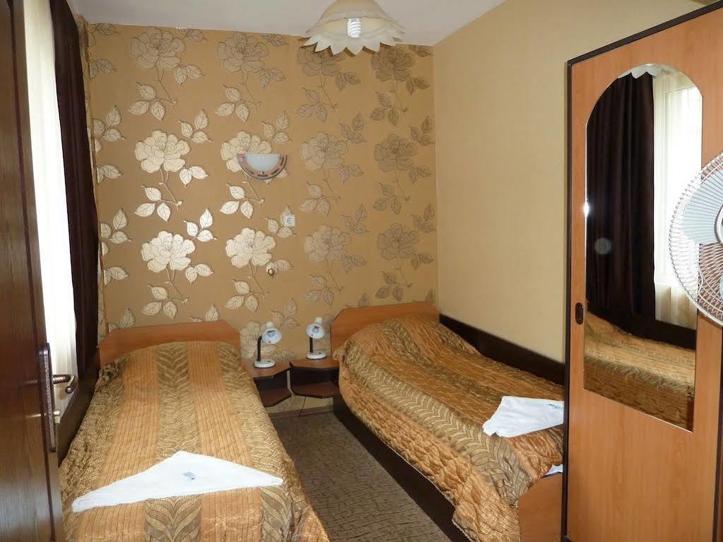 Tarnovski Dom Guest Rooms Veliko Tărnovo Exterior foto
